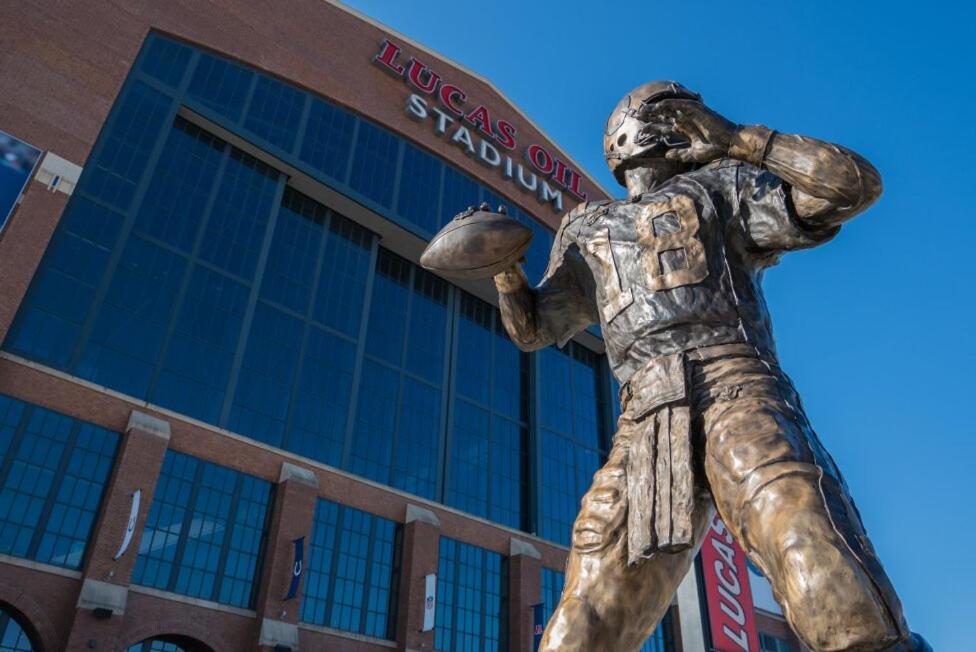 Free Parking! Downtown King Suite Lucas Oil- Conv Center Skywalk#1 Indianápolis Exterior foto