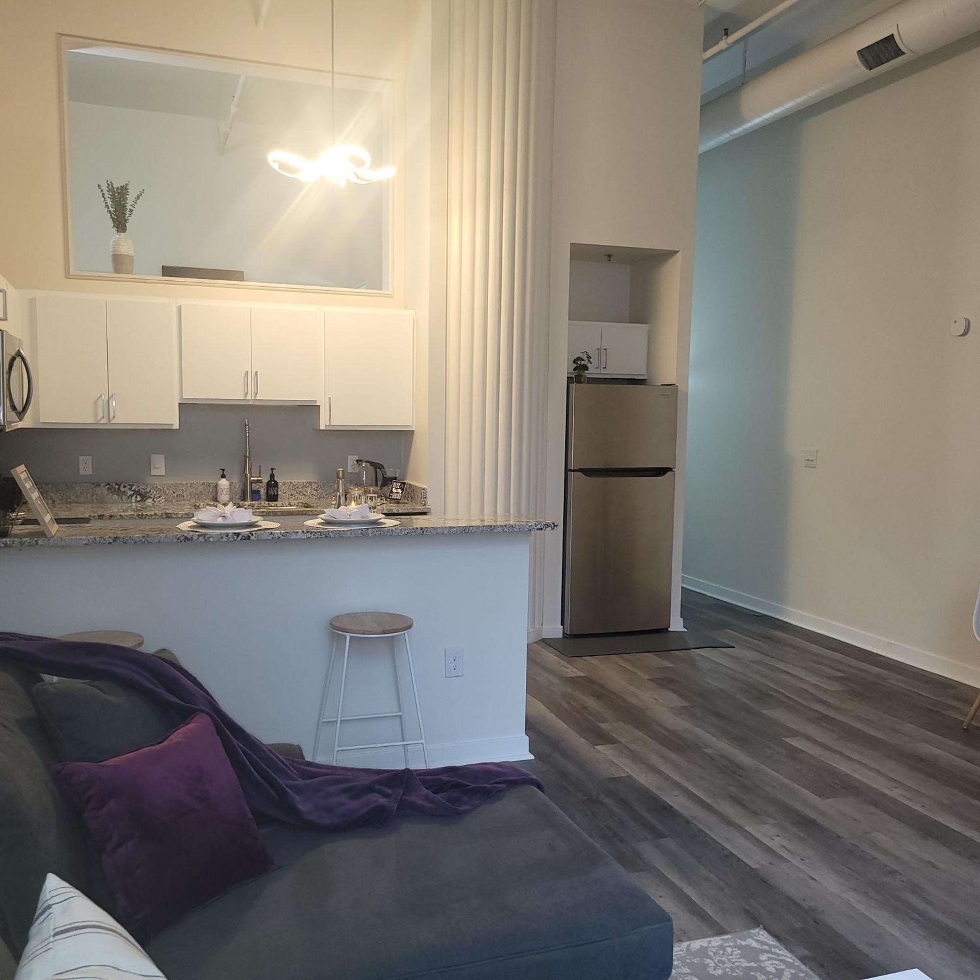 Free Parking! Downtown King Suite Lucas Oil- Conv Center Skywalk#1 Indianápolis Exterior foto